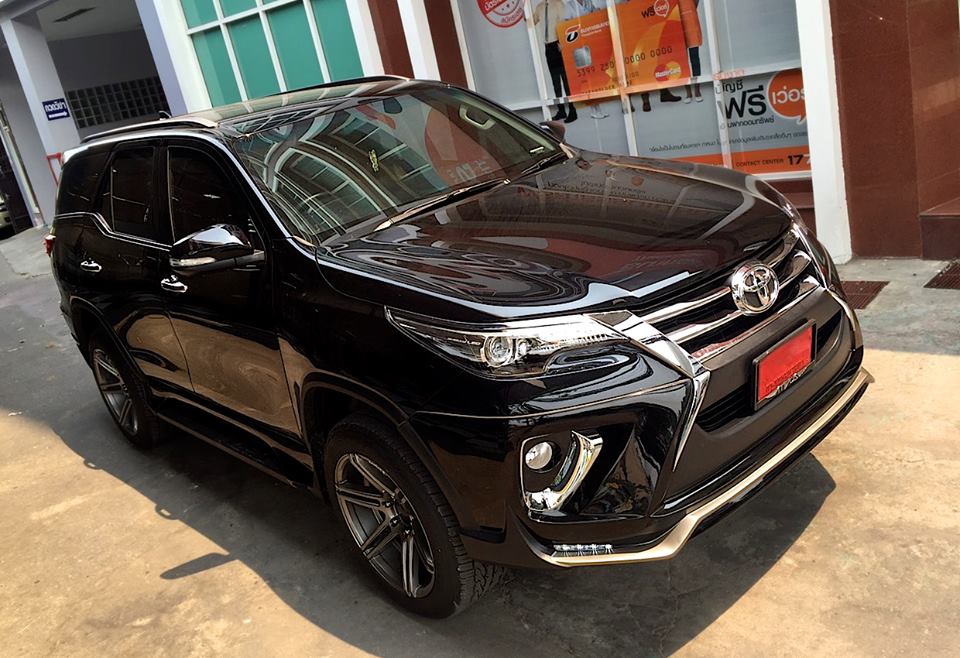 ĐỘ BODY KIT FORTUNER 2017 MẪU LEXUS